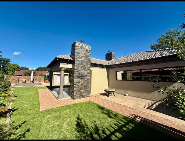 4 BEDROOM HOUSE FOR SALE IN VANDERBIJLPARK SE 4